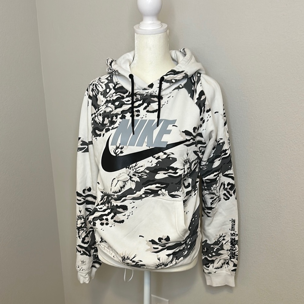 Nike Women's Black and White Graphic Hoodie